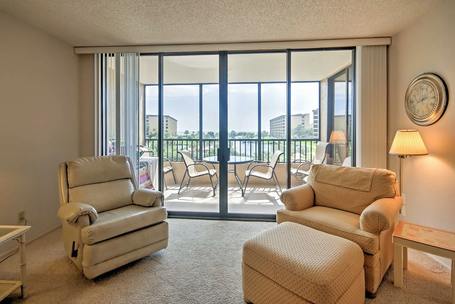 2 bed, 2.0 bath, 1431 sqft, $5,368 — Photo 3