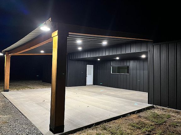 4th image of 1006 Highway 82 W