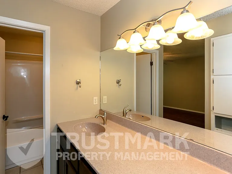 1230 Preswick Cir — Photo 16