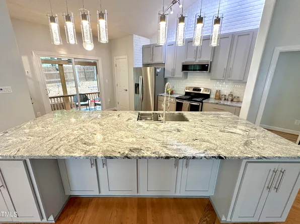 121 Chimney Rise Dr, Cary, NC 27511