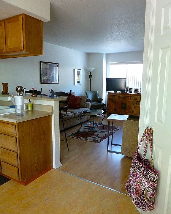 1st image of 1735 Siskiyou Blvd