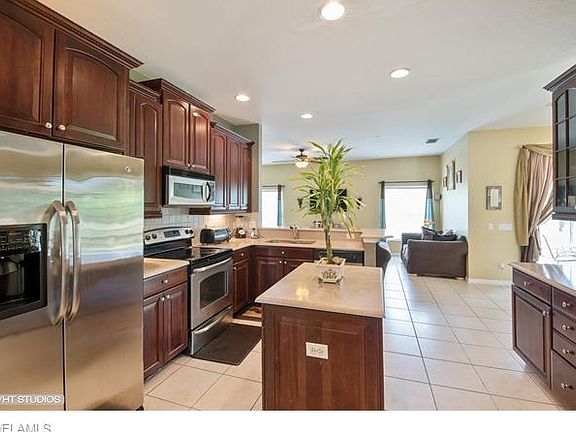 3rd image of 2796 Bergamot Ln