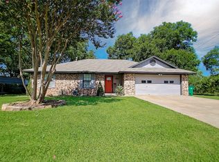 510 S Prairie St, Pilot Point, TX 76258