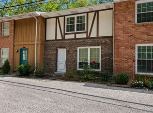 2882 Pennsylvania Ave, Charleston, WV 25302