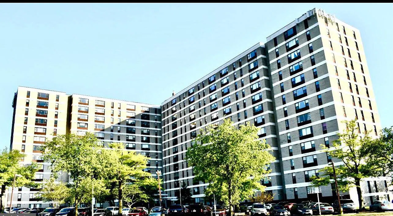 2 bed, 1040 sqft, $2,350 — Photo 2