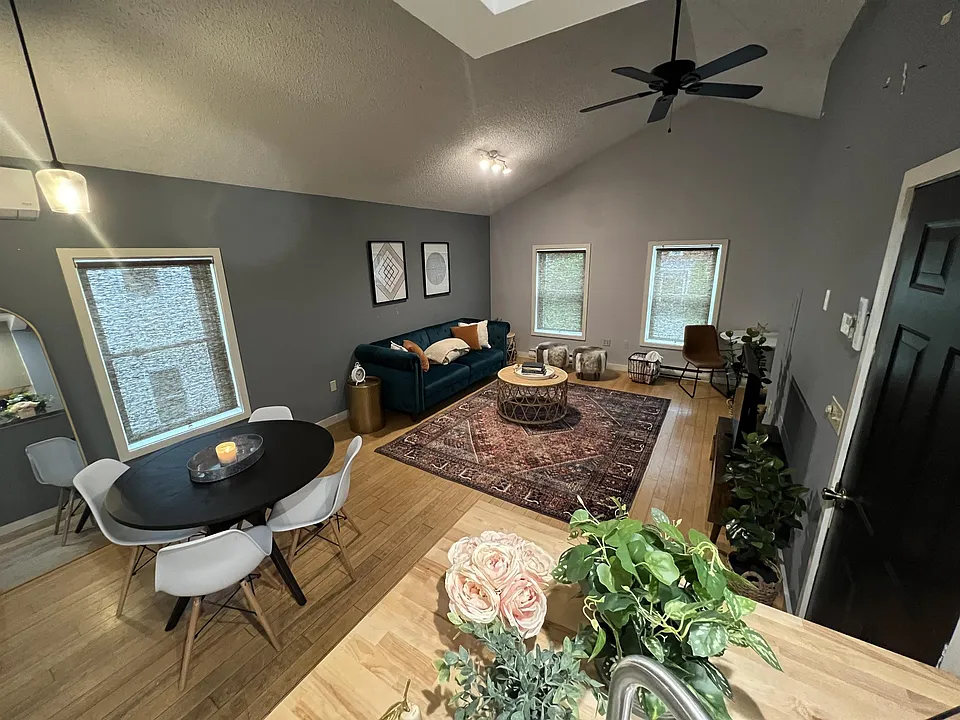 209 Grand Ave #2