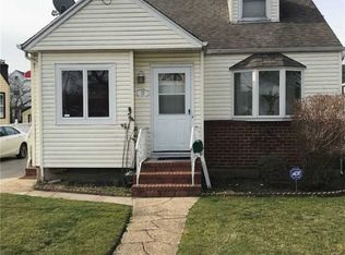 31 Mayfair Ave, West Hempstead, NY 11552