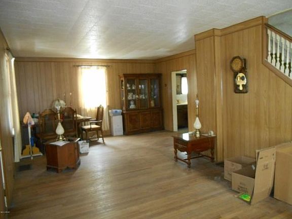 3rd image of 510 Hall St