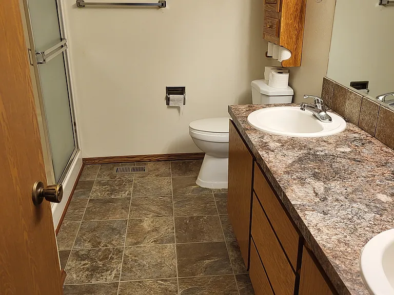 291 NE Maple Ave — Photo 5