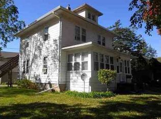 921 State St, Cedar Falls, IA 50613