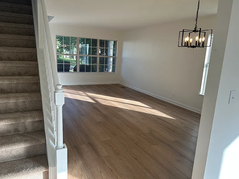 6 W Rosewood Ln — Photo 8