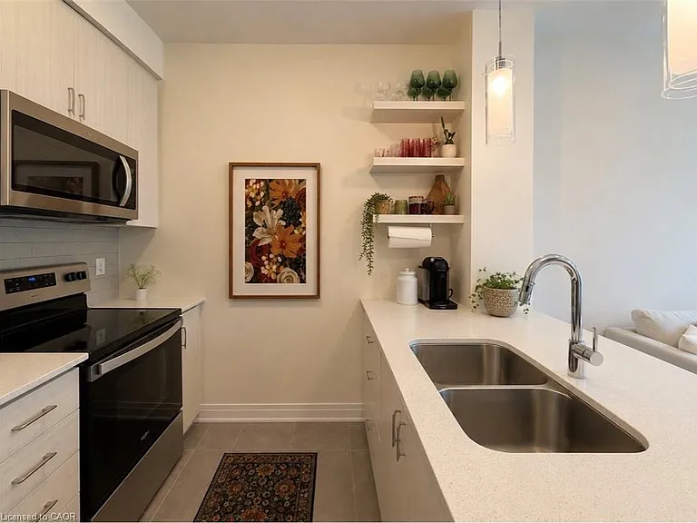 16 Concord Pl #348 — Photo 3
