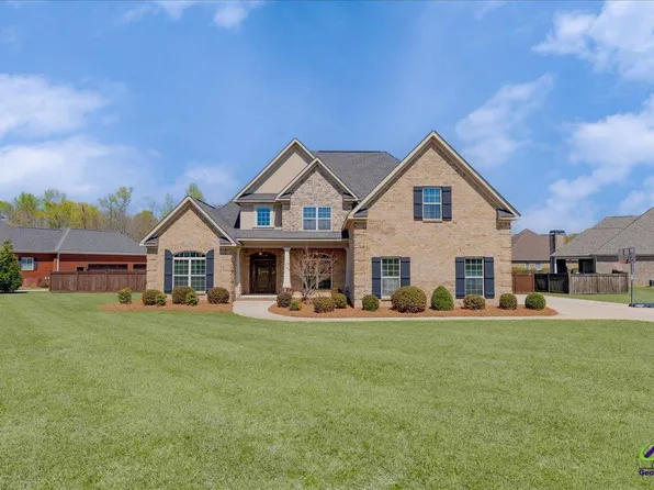 1025 Chattahoochee Dr, Bonaire, GA 31005