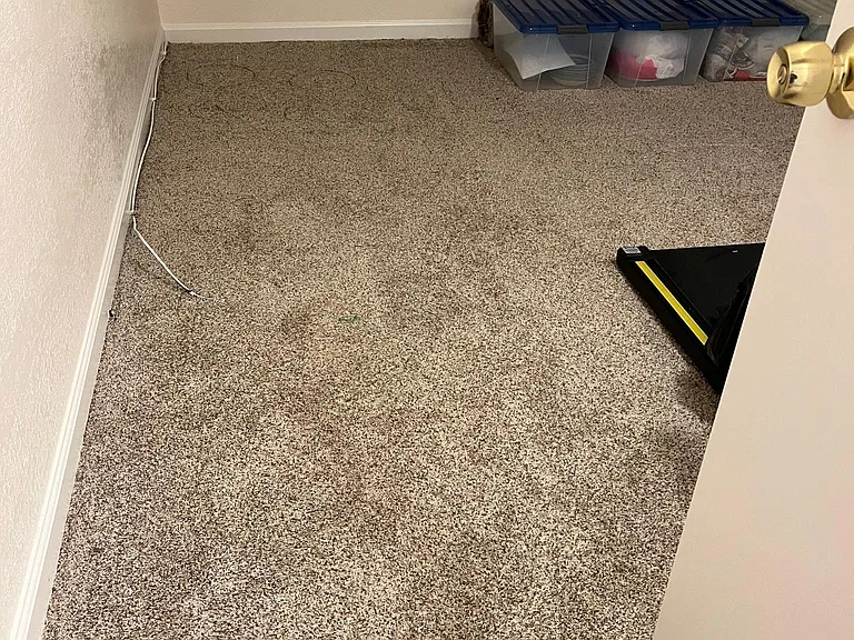 Spacious store room can be 3rd BR.