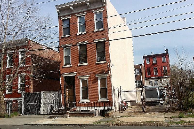 1st image of 210 Woodward St
