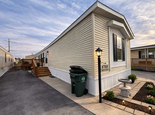 8766 Pelican Dr, La Grange, IL 60525