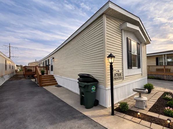 8766 Pelican Dr, La Grange, IL 60525