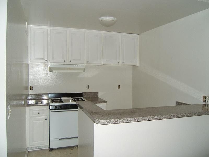 2nd image of 1521 S Gilbert St APT 1