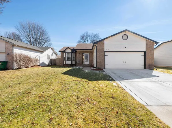 2722 S Crestline Cir, Wichita, KS 67215