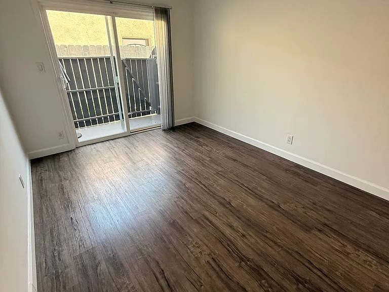 608 Empire Ave #1 — Photo 6