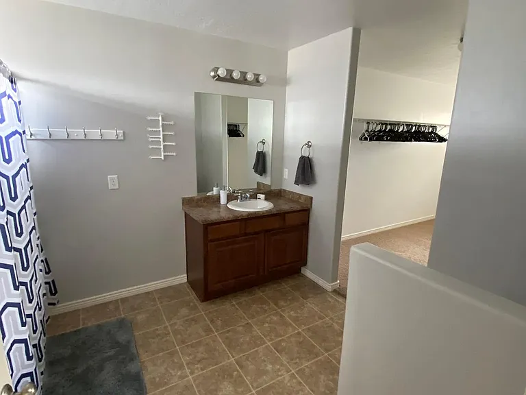 177 S 1930 E — Photo 15