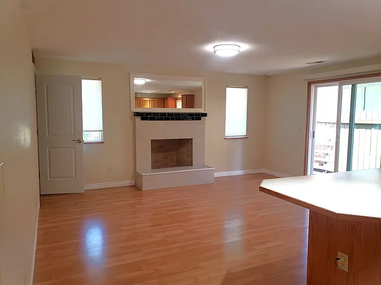 212 NE 175th Ave — Photo 7