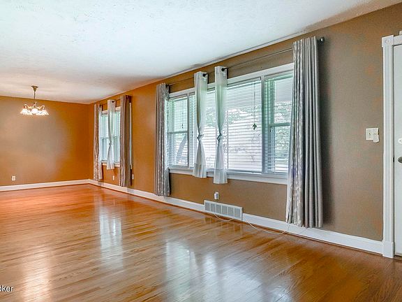 5th image of 10409 Casa Landa Dr
