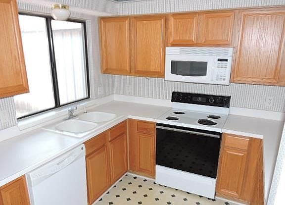4th image of 613 Prairie Dell St