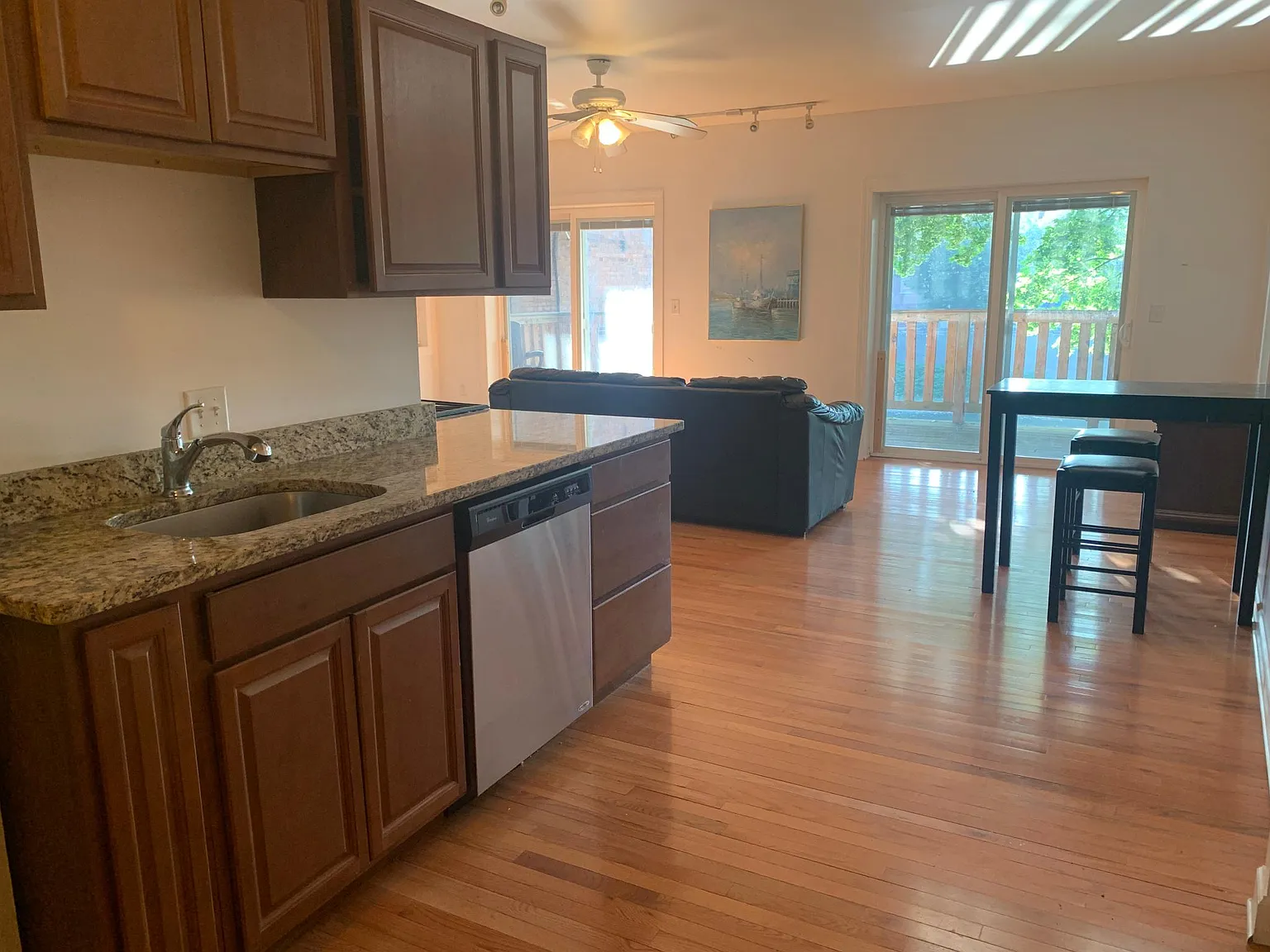 4 bed, $3,380 — Photo 2