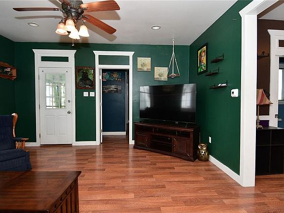 4th image of 102 S Broadway St