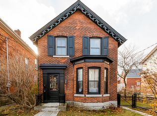 200 Union St #1, Kingston, ON K7L2P6