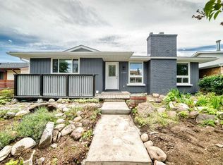 3319 NW Radcliffe Dr SE, Calgary, AB T2A 5X3
