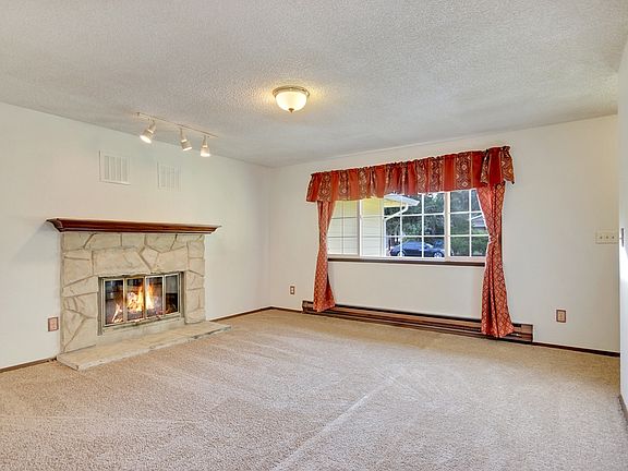 5th image of 623 160th Street Ct E