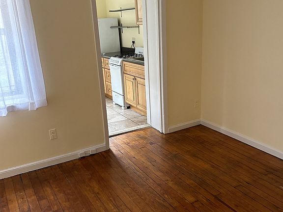 4th image of 219 Clinton Ave APT 1