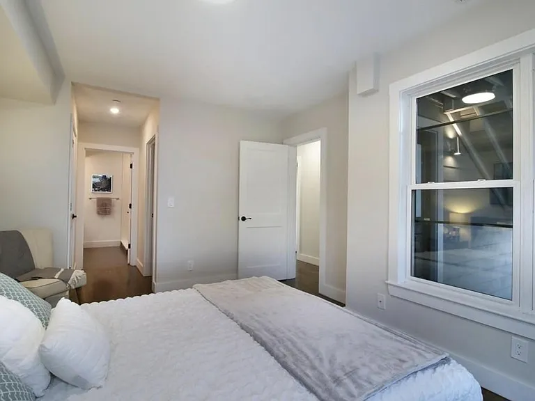 15 W Bellflower St #1 — Photo 10