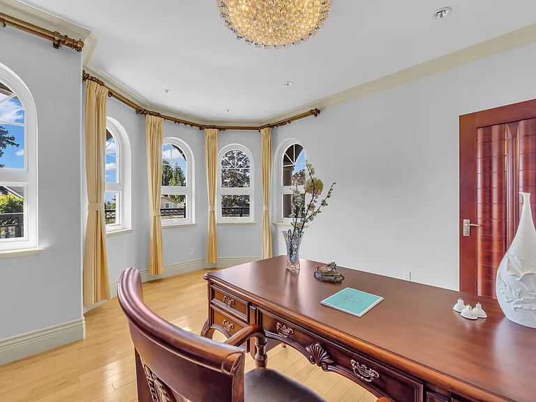 7353 Union St — Photo 16
