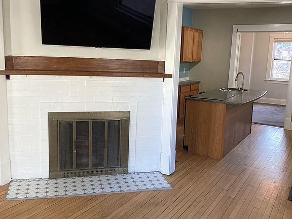4th image of 622 Stanley Ter NE #2