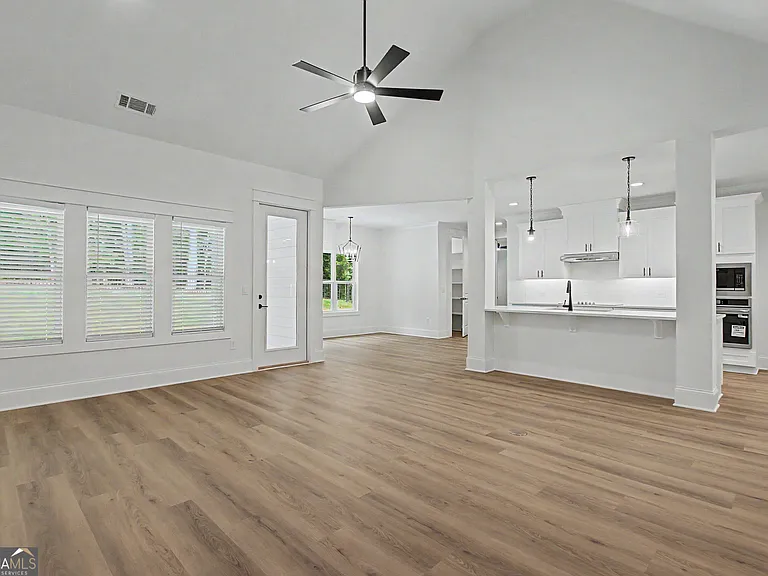 347 Crestwood Rd — Photo 6