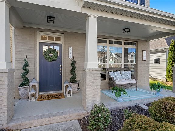 5th image of 755 Westcott Ln