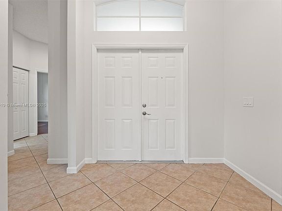 3rd image of 1332 Chenille Cir