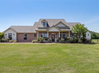 7201 Gemstone Dr, Bryan, TX 77808