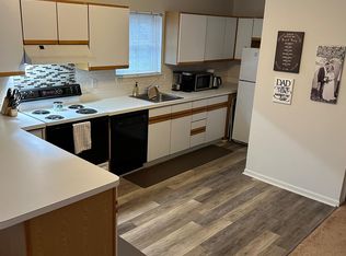 8708 Macomb St, Grosse Ile, MI 48138