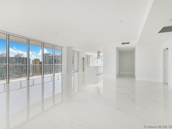 4th image of 330 Sunny Isles Blvd #Lph-4