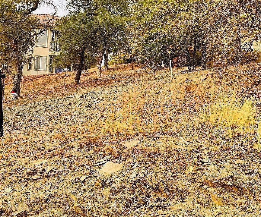 2nd image of 266 Thomson Ln