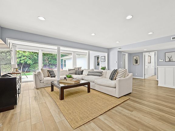 3rd image of 384 Knight Way