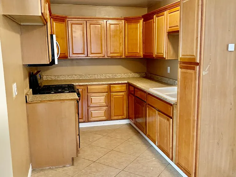 16510 Lakeshore Dr — Photo 11