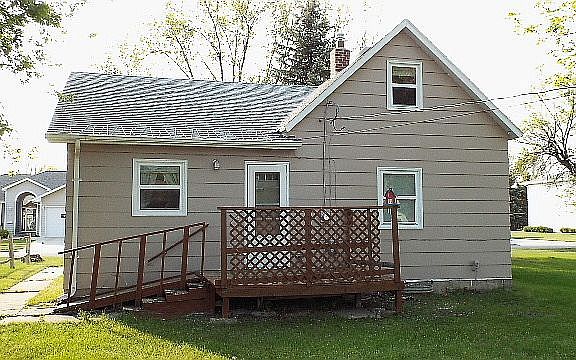 3rd image of 417 Desmet Ave