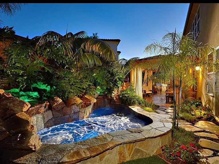 1679 Buena Vista Way — Photo 3