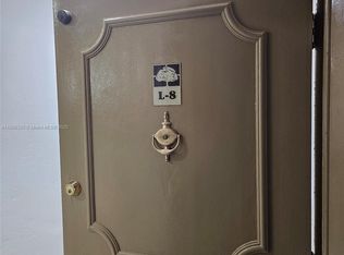 9402 SW 77th Ave APT L8, Miami, FL 33156
