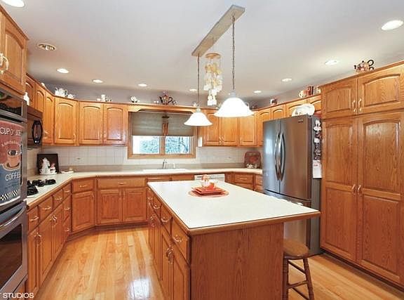 5th image of 16746 Mohican Dr